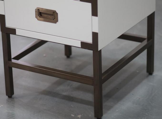 Cuentos elegante de madera de la cabecera del hotel con 2 cajones, marco metálico 0
