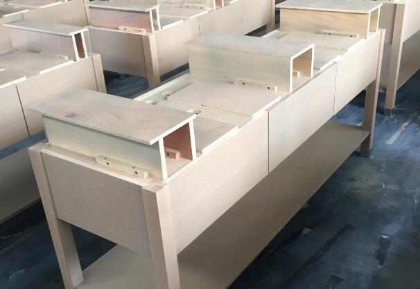 Coloque solamente la madera contrachapada moderna de los gabinetes de la vanidad del cuarto de baño con madera sólida 1