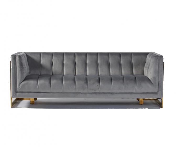 La tela del terciopelo empenachó la sala de estar moderna Sofa With Hallow Metal Legs 0