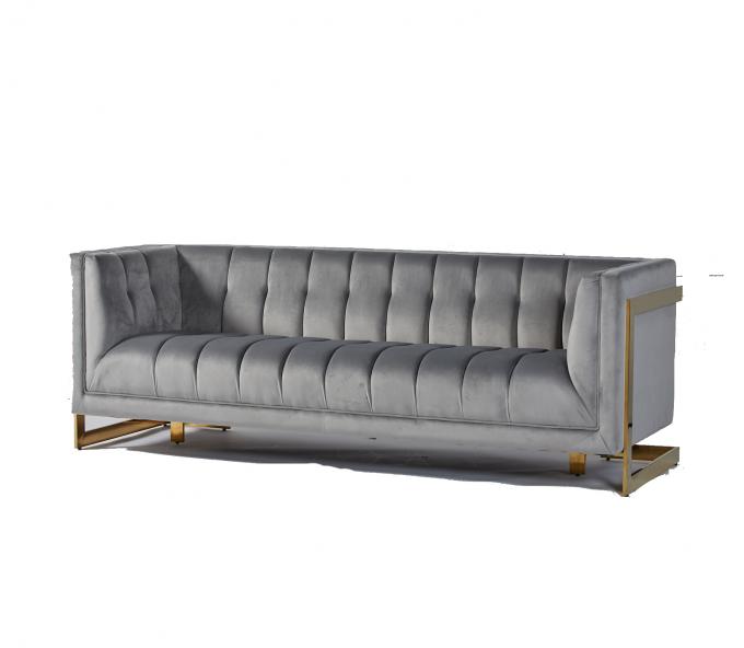 La tela del terciopelo empenachó la sala de estar moderna Sofa With Hallow Metal Legs 1