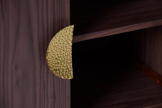 Gabinete de cuarto de baño libre moderno de madera sólido con las piernas del metal 1