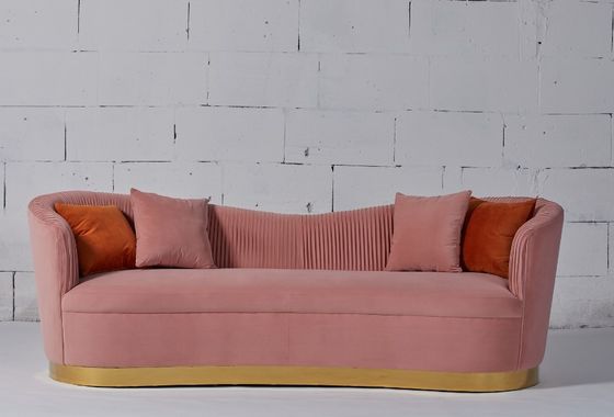 comprar Base rosada de Sofa With Gold Stainless Steel de la sala de estar de la tela del terciopelo Fabricación en línea