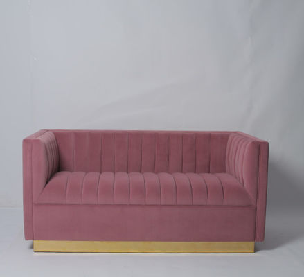 comprar Forme a Sofa With Metal Base empenachado terciopelo rosado ahumado Fabricación en línea