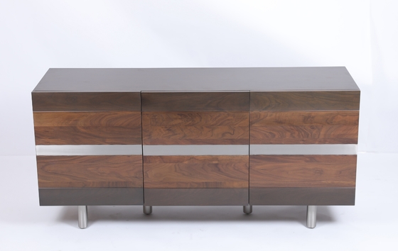 Un buen precio. Gabinete de encargo del buffet de la sala de estar con el acero inoxidable de 3 puertas con base metálica en línea