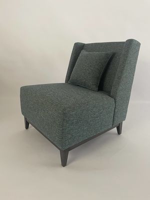 Un buen precio. Sillón tapizado de lujo del pasillo con el amortiguador trasero en línea