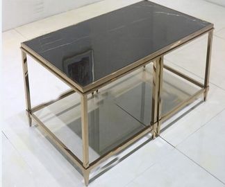 Un buen precio. Tabla lateral superior de la piedra contemporánea del negro de la mesa de centro de la sala de estar del marco metálico en línea