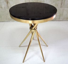 Un buen precio. El oro plateó la mesa de centro moderna de la sala de estar con el vidrio moderado, completamente Assambled en línea