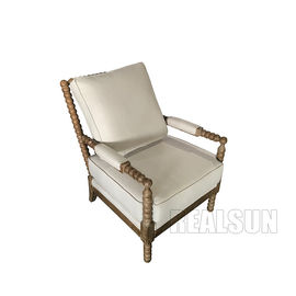 Un buen precio. El comedor empenachado de los muebles de la escritura preside el hogar inglés antiguo del estilo que cena la butaca en línea