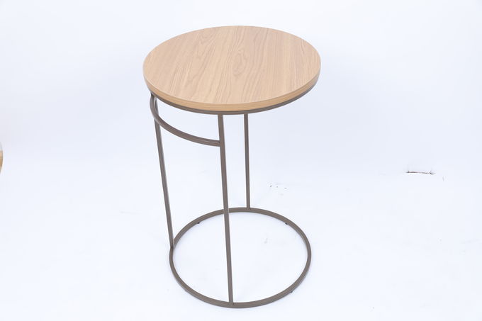 Mesa de centro superior de madera de la sala de estar de Brown con la base de acero inoxidable pulida 0