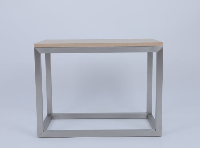 Mesa lateral rectangular de madera a medida para el hotel Hilton 2
