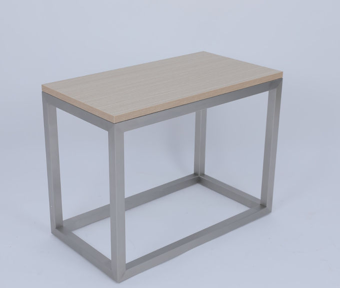 Mesa lateral rectangular de madera a medida para el hotel Hilton 1