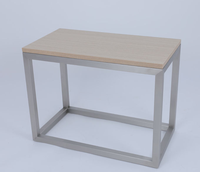 Mesa lateral rectangular de madera a medida para el hotel Hilton 3