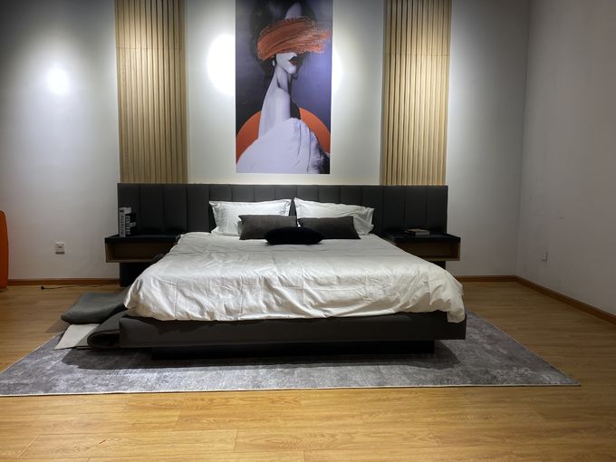 Los sistemas modificados para requisitos particulares de los muebles del dormitorio del hotel incluyen los muebles fijos 0